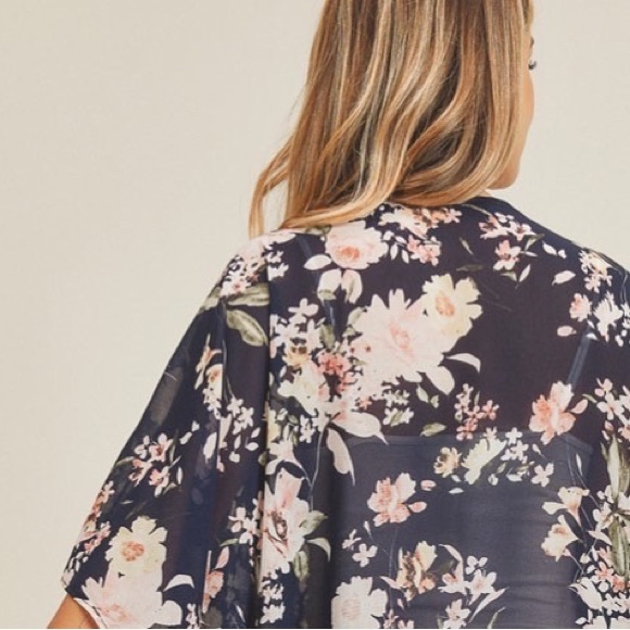 Floral Kimono - Picture 4 of 4